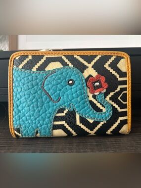 Relic Turquoise Elephant Appliqué L-Zip Wallet